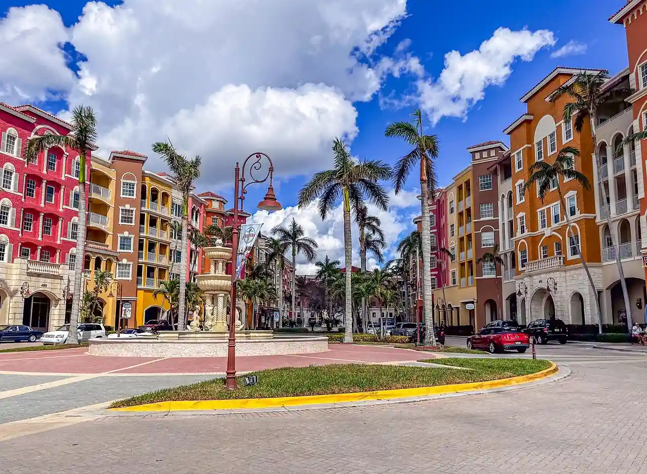 Outdoor pickleball courts in Naples, Florida