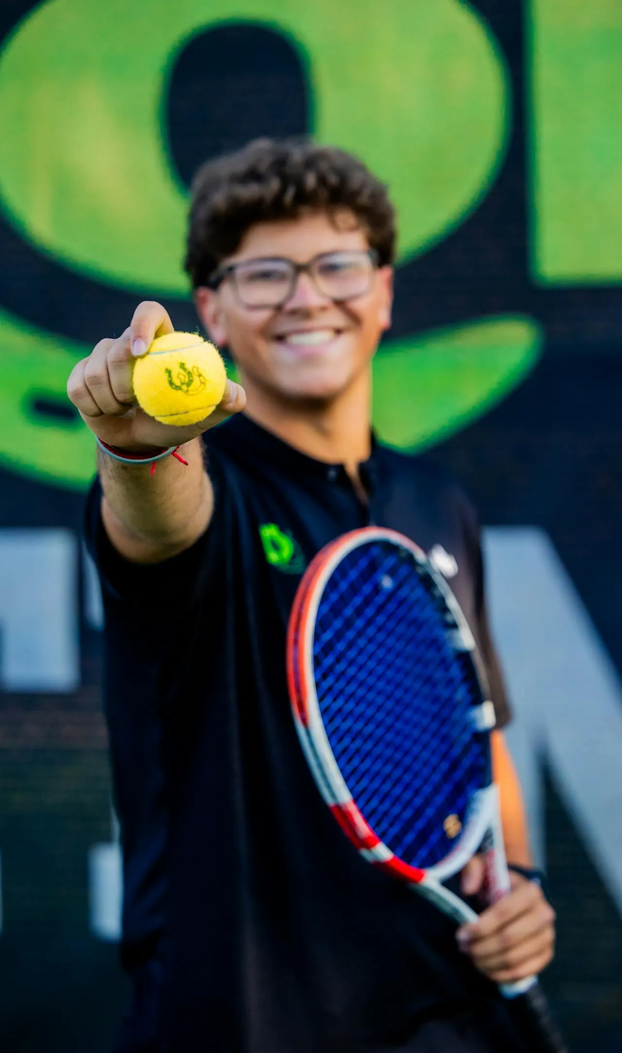 Private tennis coach in Chicago, Illinois during a one-on-one mobile lesson