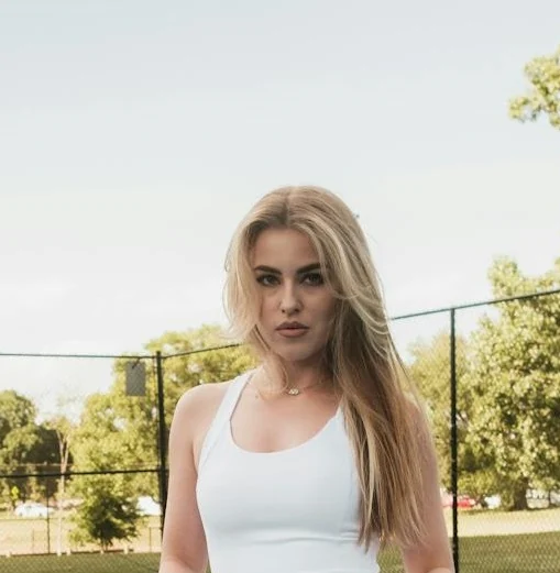 Coach Ava, private tennis coach in Frisco, Texas, ready for a mobile tennis lesson.